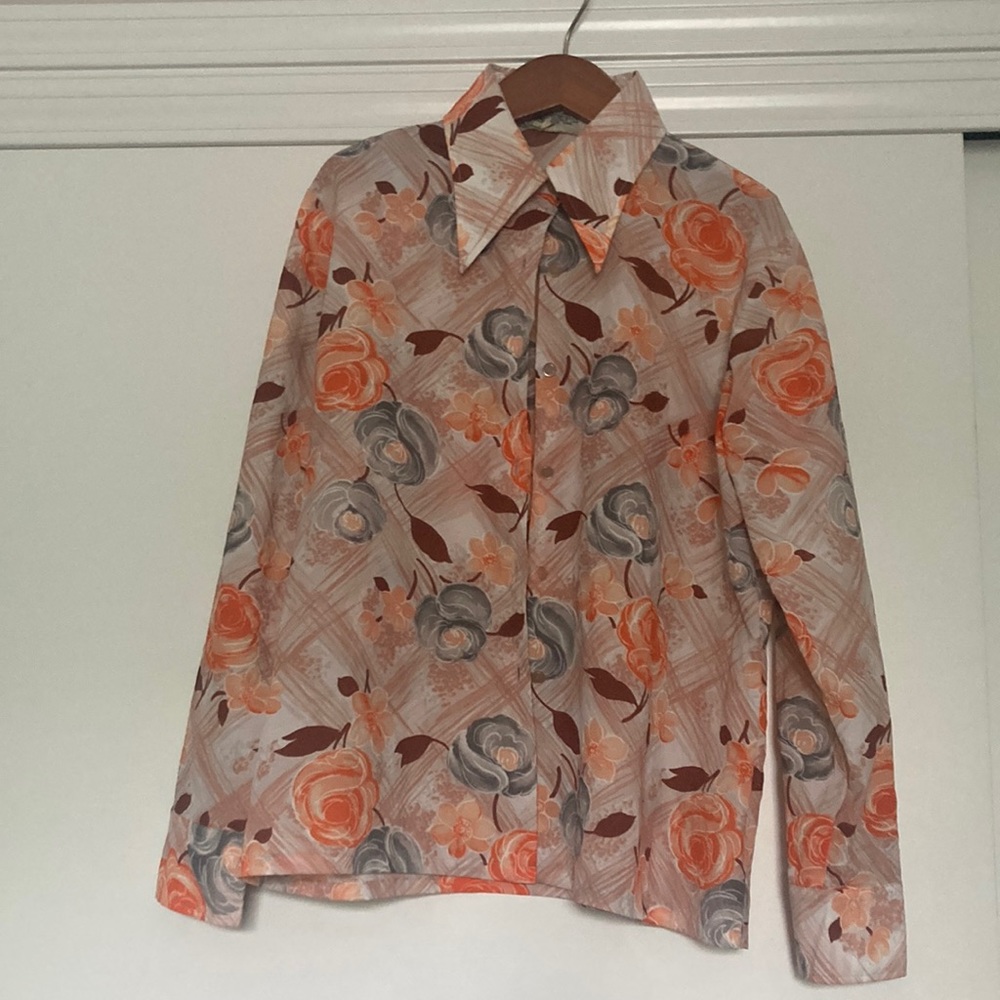 Vintage button up long sleeve shirt